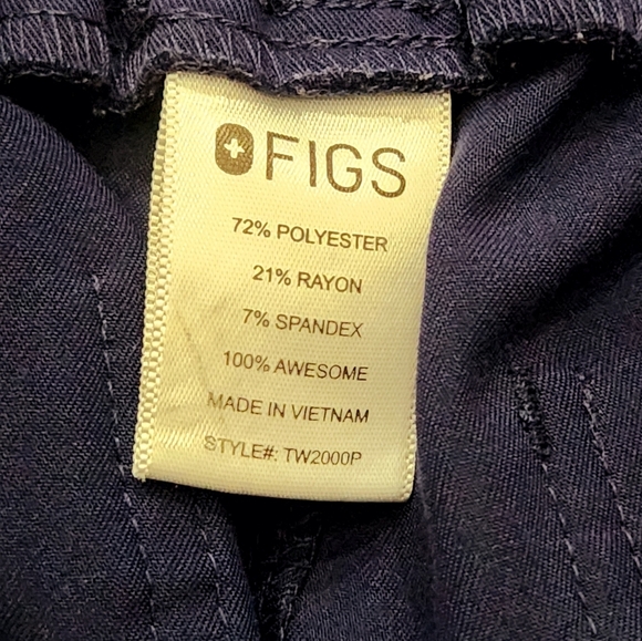 Figs Scrub Set Women's Navy L Casma 3-Pocket Top & M/P Yola Cargo Skinny Pants - Picture 5 of 9